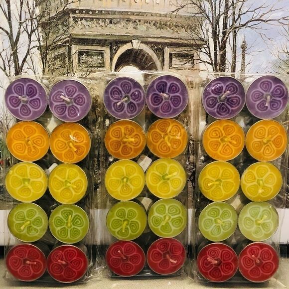 ‎NWOT: Retro Flower Tea-light Candle Set - Picture 2 of 4